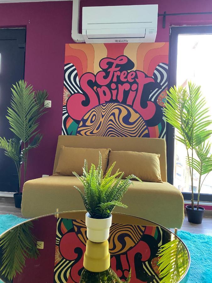 Capsule Groovy-Jacuzzi-Sauna-Billard-Netflix- Nintendo Switch & Jeux Mons  Exterior foto